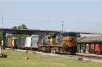 CSX 5213 leads train Q406-20 northbound